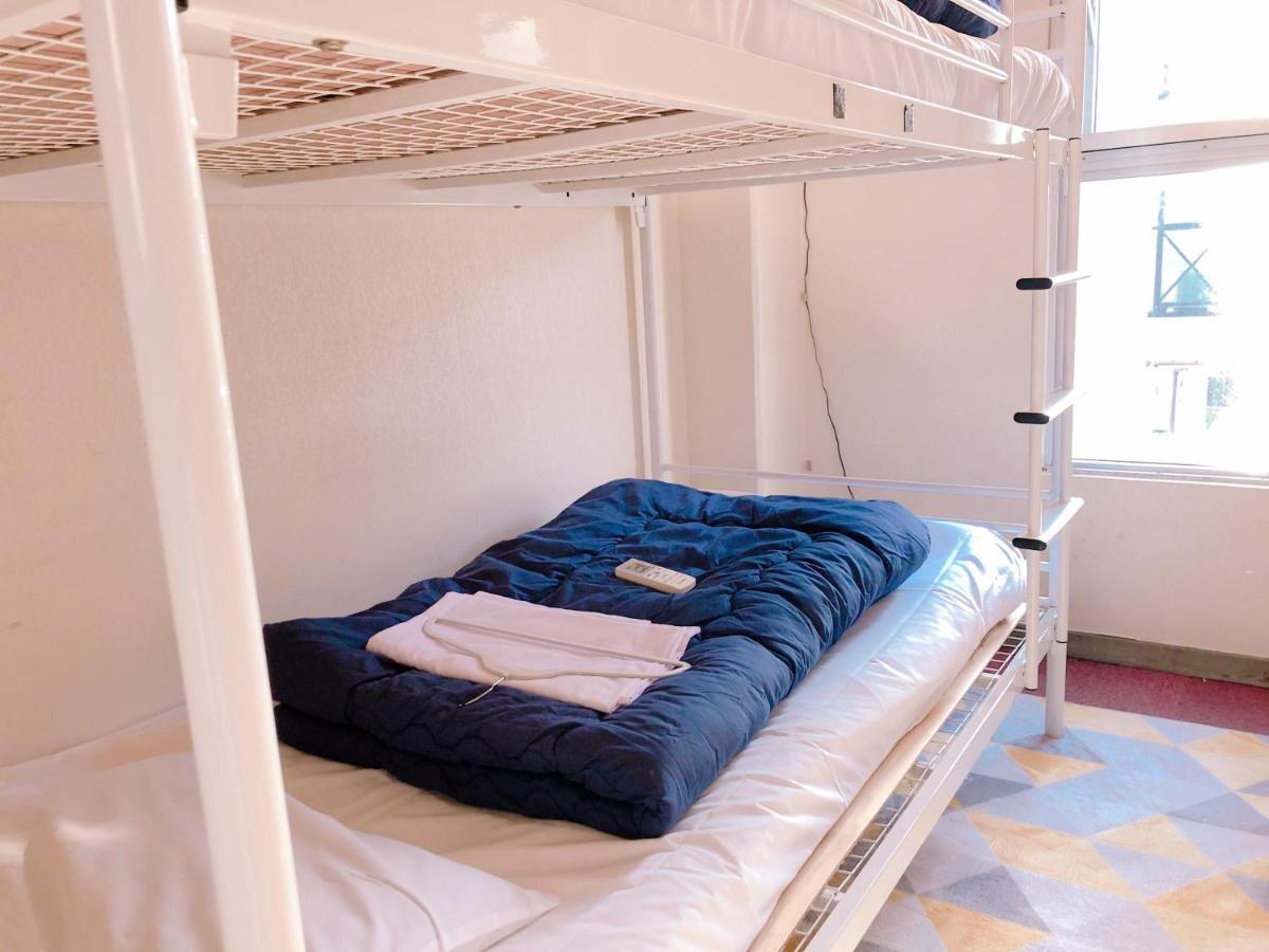 Guesthouse Shiawase Eki ฟูกุโอกะ ภายนอก รูปภาพ